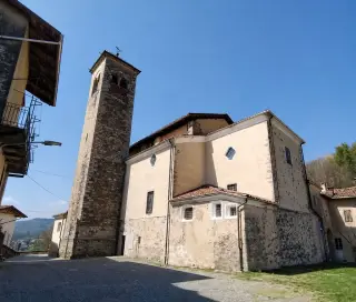 Abside e campanile - Parrocchiale di San Giovanni Battista e San Dionisio a VeglioFrazione Borgo