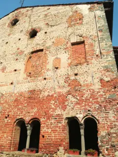 Facciata - Chiesa di S. Pietro e Paolo/S. Tommaso/S.pietro alla Garella a Castelletto CervoFrazione Bozzo