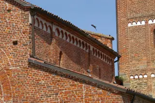 Fianco destro - Chiesa di San Pietro al Cimitero a Tronzano Vercellese