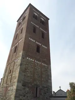 Campanile - Chiesa di San Pietro al Cimitero a Tronzano Vercellese