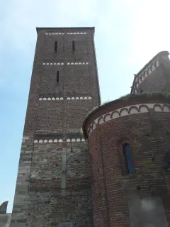 Campanile - Chiesa di San Pietro al Cimitero a Tronzano Vercellese