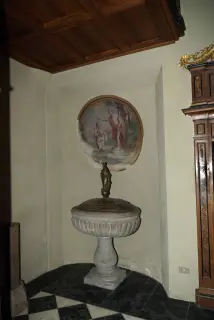 Fonte battesimale - Chiesa e Santuario di San Maurizio e della Madonna del Sangue a Re