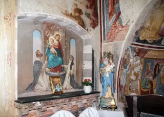 Madonna col Bambino e Santi - Oratorio o Chiesa di Santa Maria di Linduno o Lindeno a MomoFrazione Linduno