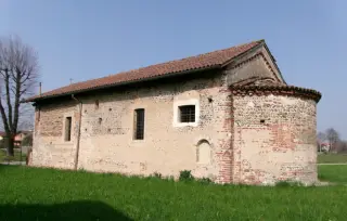 Abside e fianco destro - Chiesa o Oratorio di Santa Maria di Galnago o Galgano a OleggioFrazione Galnago o Galgano