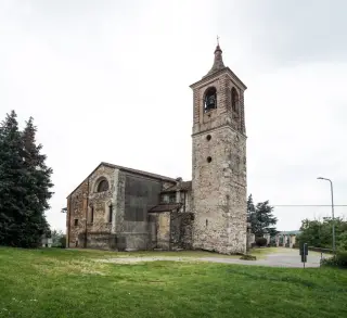 Retro e campanile - Parrocchiale di San Vincenzo in Castro a Pombia