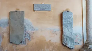 Lapidi romane - Chiesa o Santuario di San Filippo e Giacomo o della Madonna delle Grazie a StresaFrazione Levo