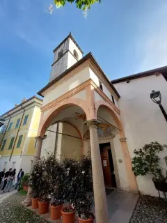 Facciata - Chiesa di San Vittore a StresaFrazione Isola dei Pescatori