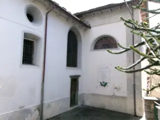 Fianco - Parrocchiale di San Pietro e Paolo a ValstronaFrazione Forno