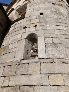 Monofora tamponata - Chiesa di San Gaudenzio a OmegnaFrazione Crusinallo
