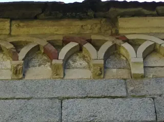 Peducci scolpiti - Chiesa di San Giovanni Battista a MergozzoFrazione Montorfano