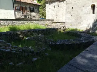 Scavi della chiesa antica - Chiesa di San Giovanni Battista a MergozzoFrazione Montorfano