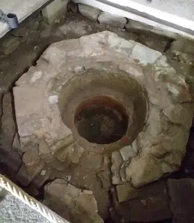 Vasca battesimale ad immersione - Chiesa di San Giovanni Battista a MergozzoFrazione Montorfano