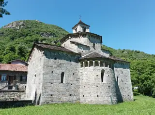 Vista - Chiesa di San Giovanni Battista a MergozzoFrazione Montorfano
