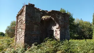 Rudere - Chiesa di Santa Maria in Valle a Agrate Conturbia