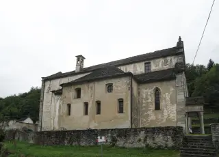 Fianco sinistro - Parrocchiale di San Giulio a CrodoFrazione Cravegna