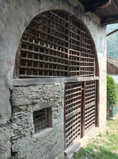 Facciata - Cappella di San Pantaleone a BoccioletoFrazione Oro