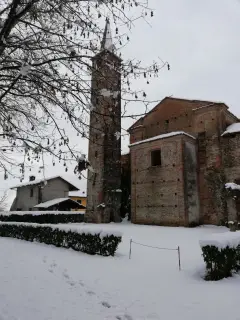 Campanile con la neve - Pieve di San Genesio a Suno