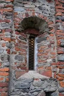 Monofora - Cappella di San Tommaso o San Tomaso a Briga Novarese