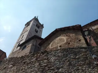 Fianco e campanile - Chiesa Castellana Ex Parrocchiale dei Santi Filippo e Giacomo a Verzuolo