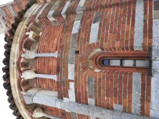 Abside e monofora - Chiesa Cimiteriale di San Pietro Vecchio al Cimitero a Brusasco