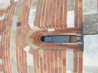 Fianco sinistro - Chiesa Cimiteriale di San Pietro Vecchio al Cimitero a Brusasco