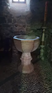 Acquasantiera - Parrocchiale di San Pietro in Vincoli a Limone Piemonte