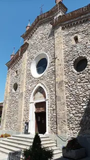 Facciata - Parrocchiale di San Pietro in Vincoli a Limone Piemonte