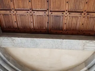 Iscrizione sopra il portale - Chiesa di San Francesco a Cuneo