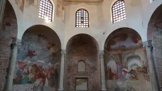 Colonnato - Battistero del Duomo a Novara