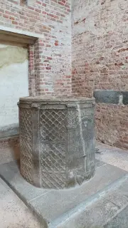 Pozzo - Battistero del Duomo a Novara