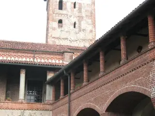 Chiostro - Particolare loggiato - Abbazia di San Nazzaro o dei Santi Nazario e Celso a San Nazzaro Sesia