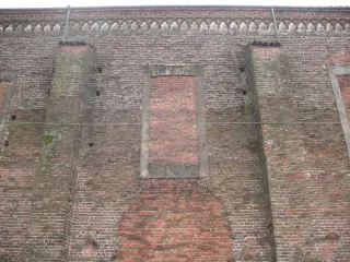 Fianco quadriportico lato campanile - Abbazia di San Nazzaro o dei Santi Nazario e Celso a San Nazzaro Sesia