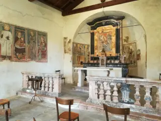 Interno - Chiesa di Santa Maria di Campagna a Garbagna Novarese