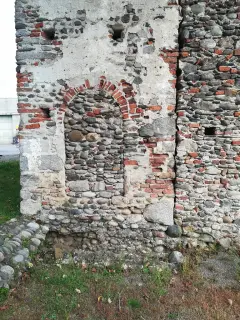 Dettagli fianco - Oratorio o Chiesa di San Martino di Breclema a Romagnano Sesia