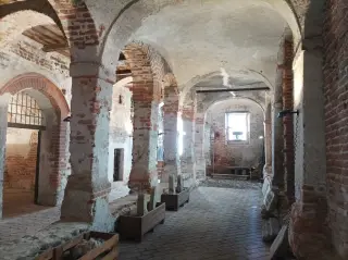 Interno - Cantina dei Santi a Romagnano Sesia