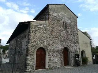 Facciata - Pieve di Santa Maria di Naula a Serravalle SesiaFrazione Piane Sesia