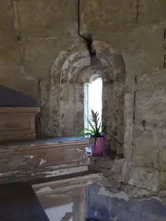 Interno - Monofora - Chiesa di San Pietro a Calliano