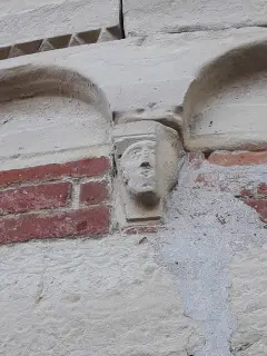 Abside - Peduccio antropomorfo - Chiesa di San Pietro a Calliano