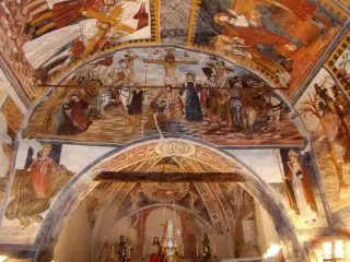 Interno, vista verso abside - Santuario di San Magno a Castelmagno