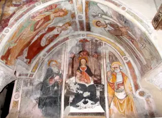 Nicchia campanile, fondo ed intradosso - Chiesa di San Pietro o San Peyre a Stroppo