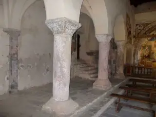 Fondo navata sinistra (nord) - Chiesa di San Pietro o San Peyre a Stroppo
