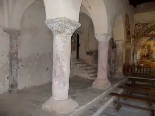 Fondo navata sinistra (nord) - Chiesa di San Pietro o San Peyre a Stroppo