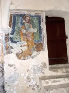 Navata sinistra, san Giacomo, a lato porta antico cimitero - Chiesa di San Pietro o San Peyre a Stroppo