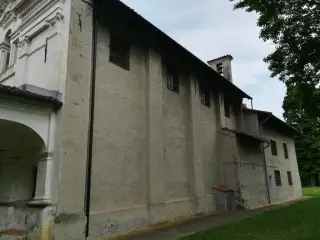 Fianco - Chiesa di Sant'Antonio Abate de Monteperosio a Azeglio