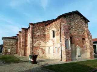 Esterno - Oratorio di Santa Maria di Campagna a Barengo