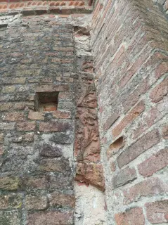 Dettagli fregio gotico - Chiesa o Oratorio dei Santi Vito e Modesto o di Santa Maria a Bellinzago NovareseFrazione Cavagliano