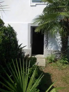 Ingresso alla cappella - Cappella della Madonna del Castello o San Sebastiano a Bagnolo Piemonte