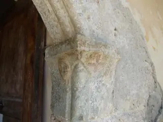 Ingresso, mensola destra - Ex Parrocchiale dell' Assunta a MacraFrazione Serremorello