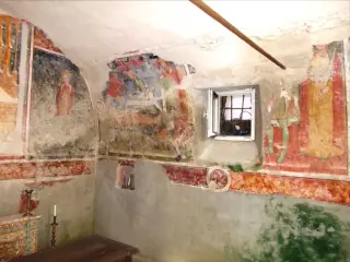 Parete destra - Cappella dell' Annunciata a ValmalaFrazione Chiot Martin