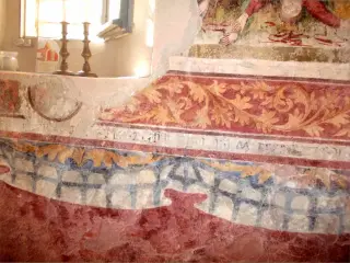 Parete sinistra, scritta gotica ANNO DMN MCCCC... - Cappella dell' Annunciata a ValmalaFrazione Chiot Martin